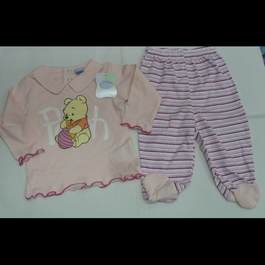 Nuovo PIGIAMA DISNEY WINNIE THE POOH ROSA CON PIEDINI TAGLIA 18 MESI